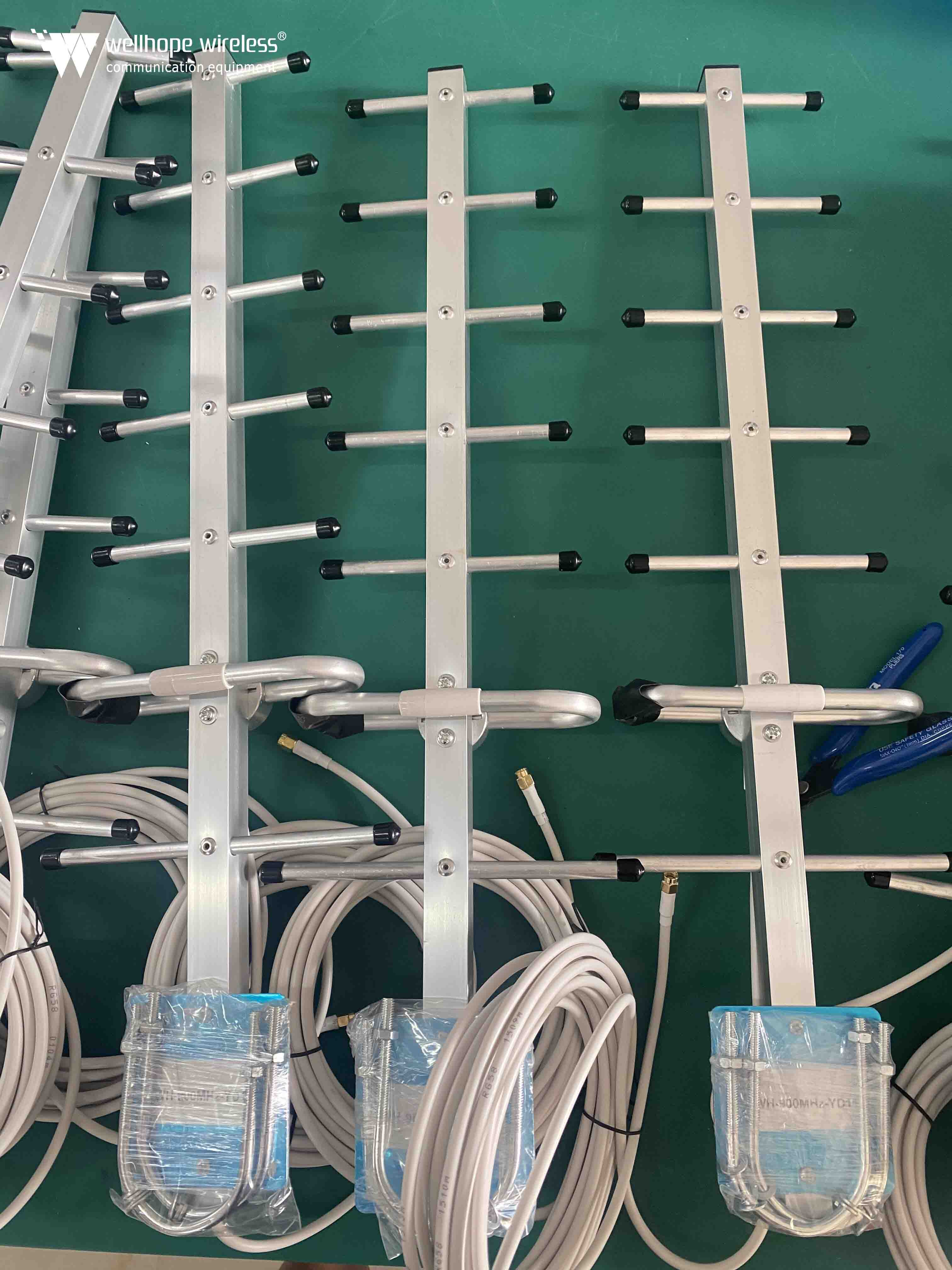 2021-10-4 900MHz 11dBi 7element antenna WH-900MHz-YD11 500pcs on producing