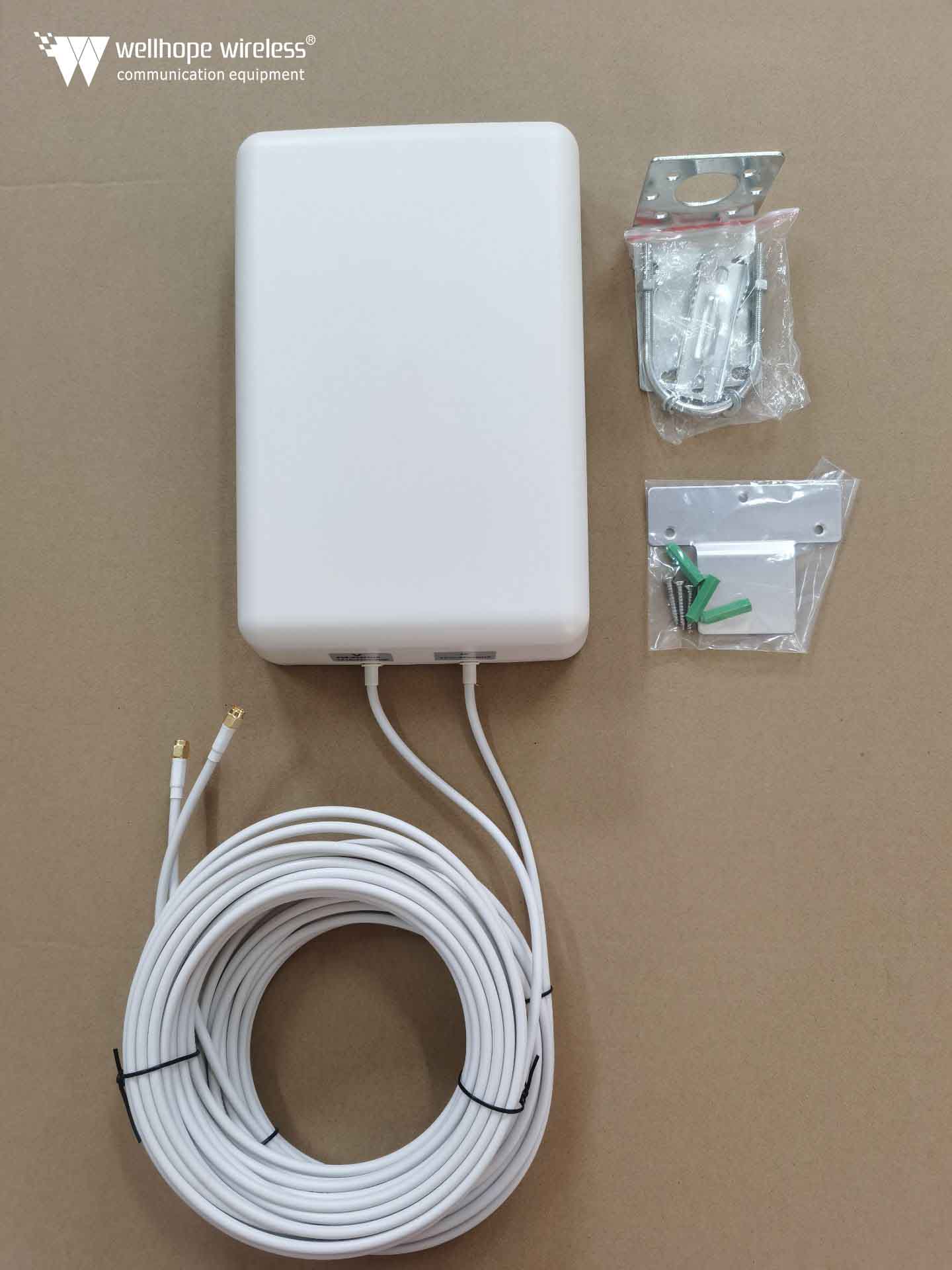2020-12-30 4G megnet 1k and 100pcs 4G mimo patch antenna on ship