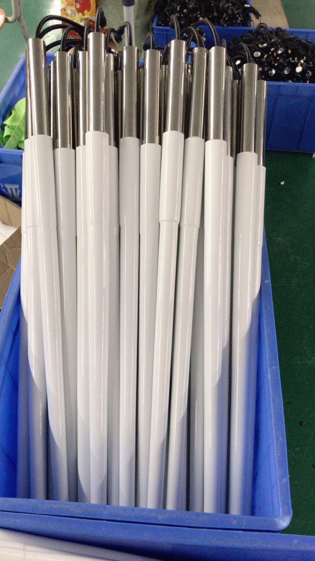 UHF fiberglass antenna