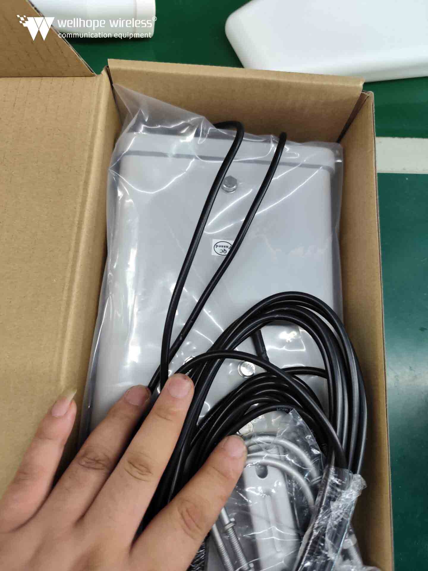 WH-5G-CD15X2 5G panel antenna