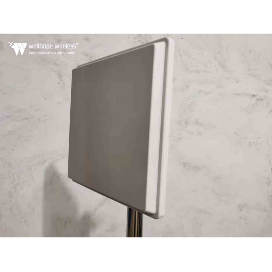 GNSS 2.4GHz and 5GHz Wireless LAN flat panel antenna 