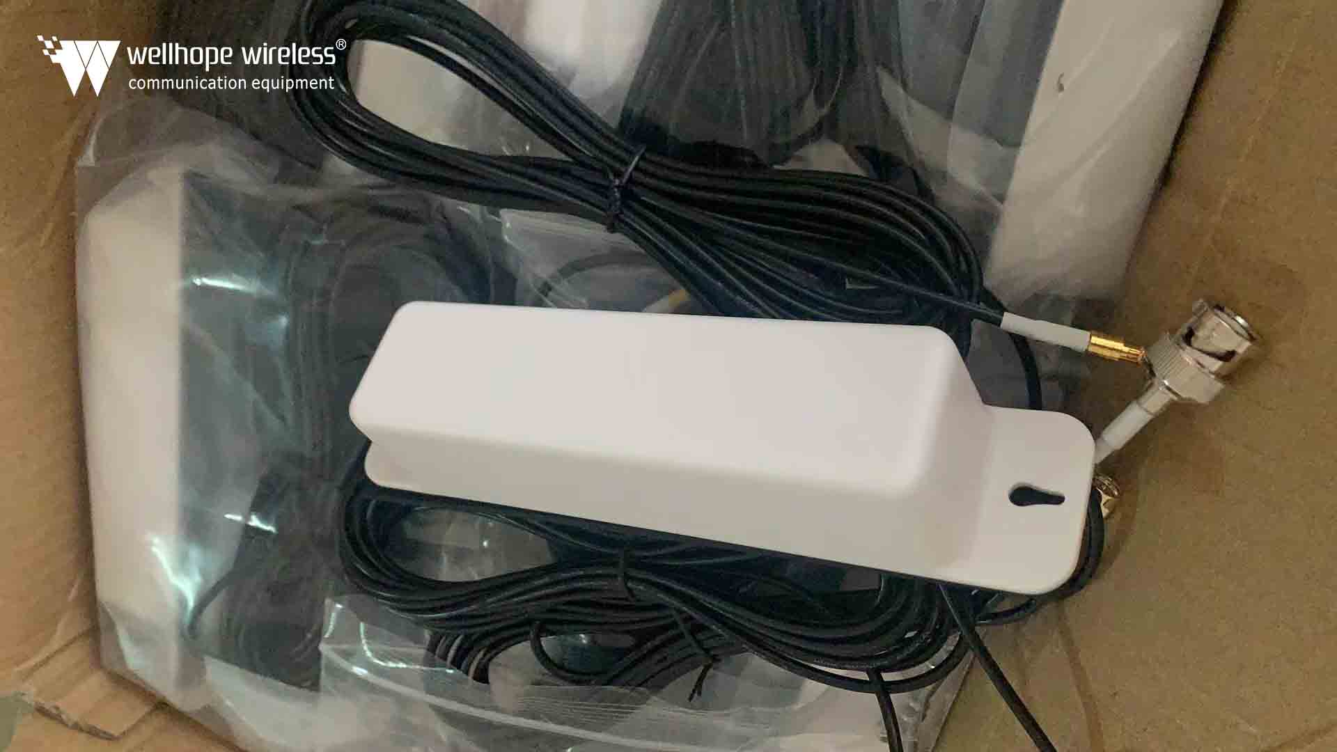 2023-3-8 400pcs WH-DB-KH 4G GNSS 440MHz combine antenna ready 