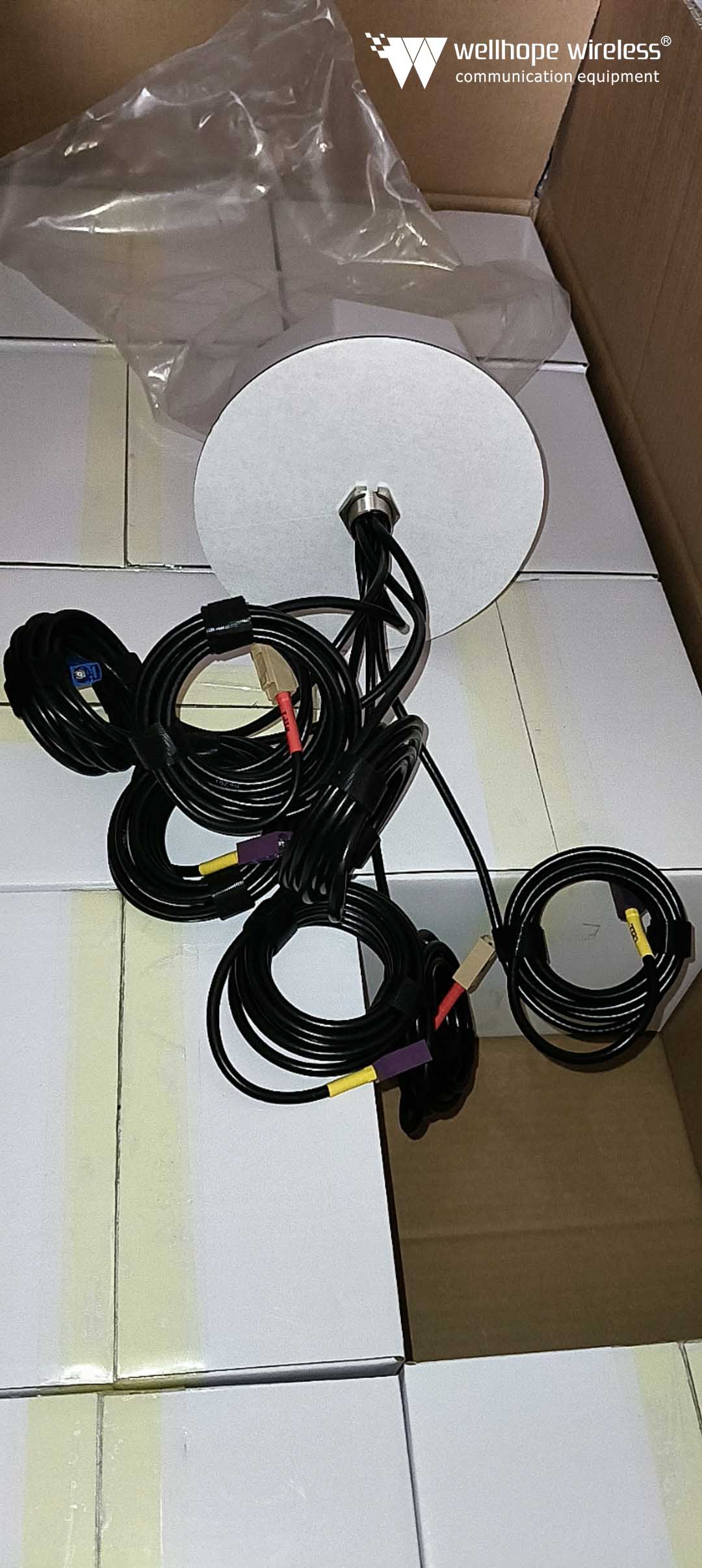 2025-3-16 5G COMBO MIMO MOBILE/GNSS/WI-FI ROOF SMA Fakra ANTENNA