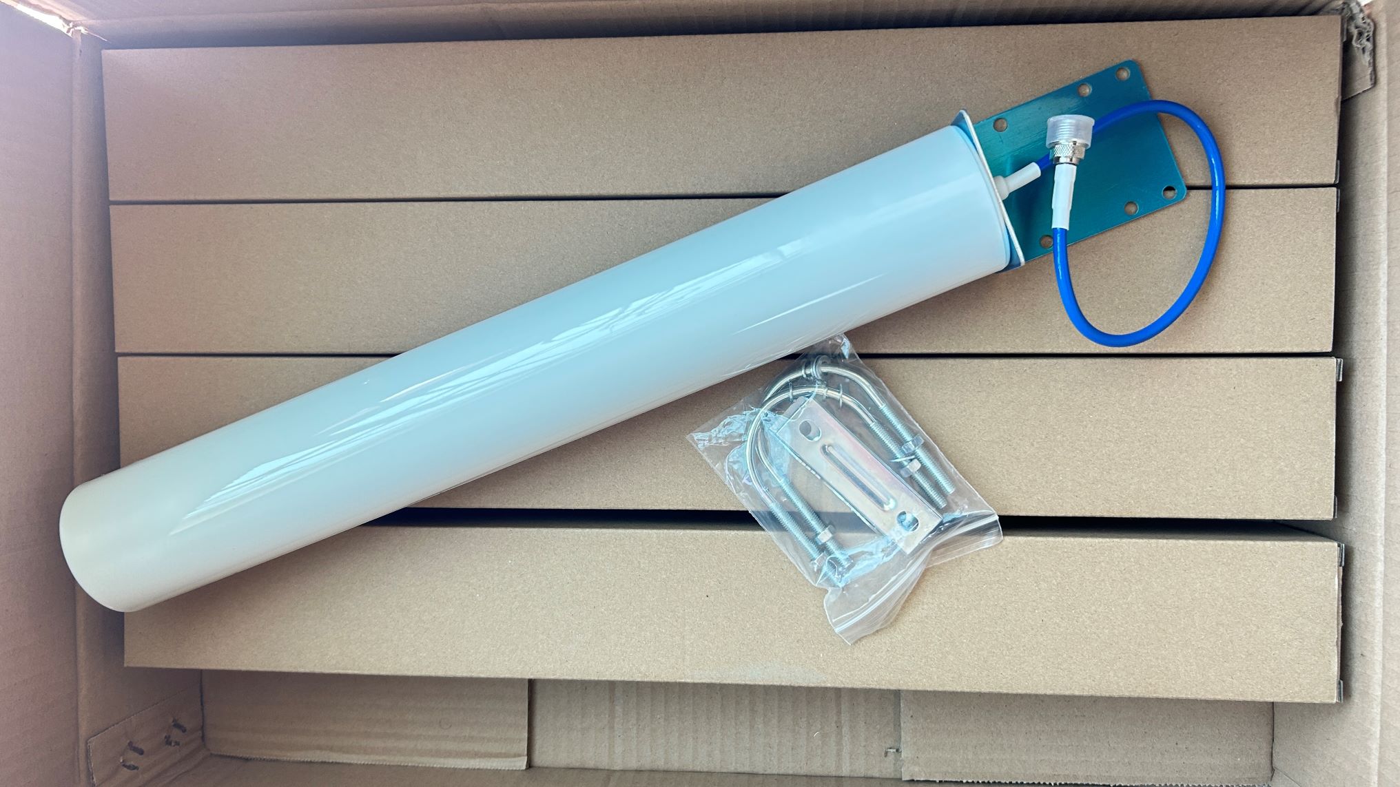 2026-1-9 4G omni Antenna WH-4G-010 cable RG142