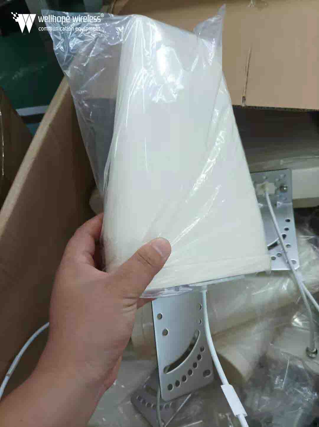 2021-9-7 whwireless 4G log periodic antenna WH-4G-D10 500pcs on ship