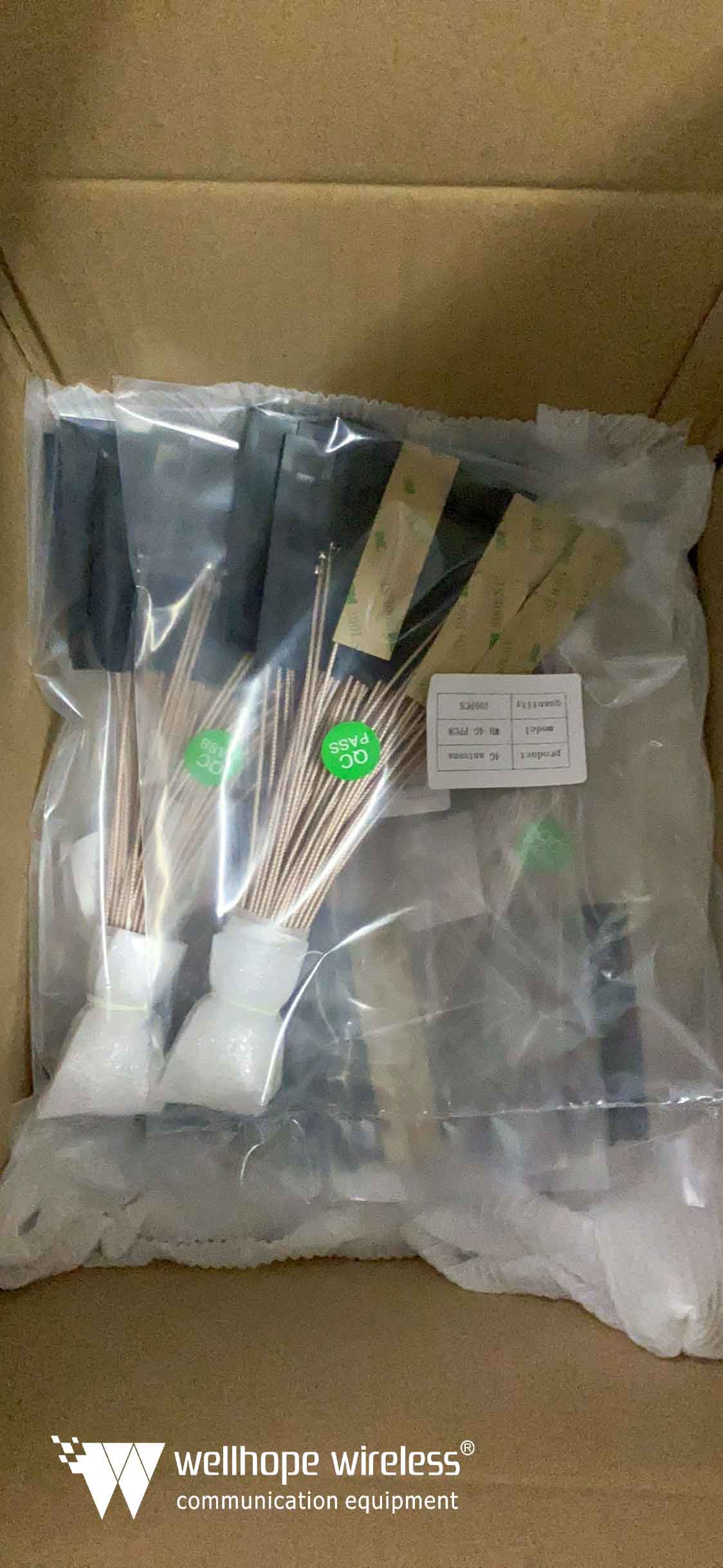 2020-9-20 whwireless 4G FPC 8dbi antenna WH-4G-FPC8 2000pcs on ship